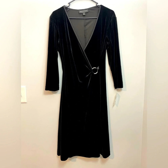 NWT Connected Apparel Size 10 Black Velvet 3/4 Sleeve Rhinestone  Ruched Dress - Picture 1 of 7